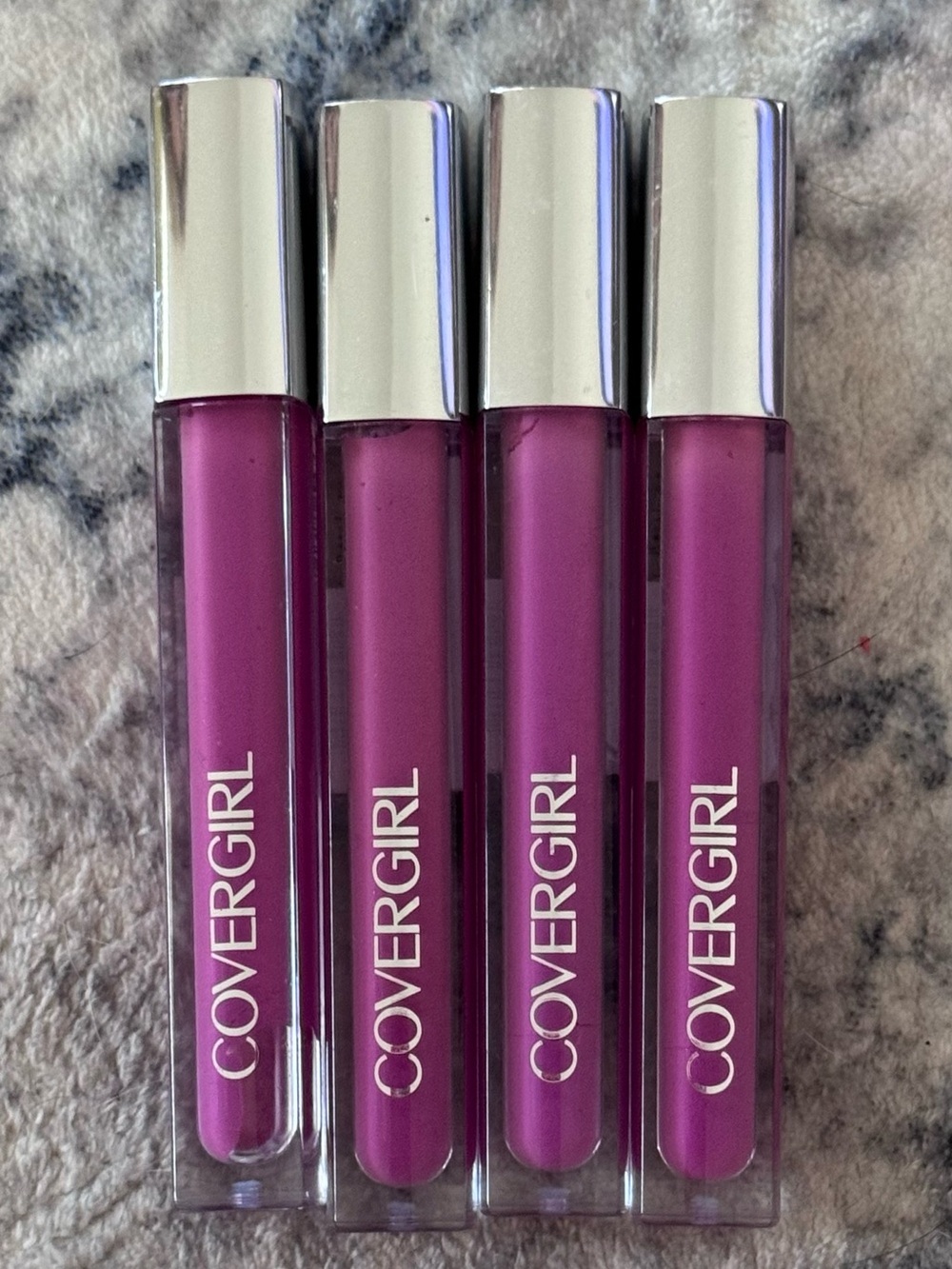 Covergirl Colorlicious Lip Gloss 650 Plumlicious Plum (Lot Of 4)